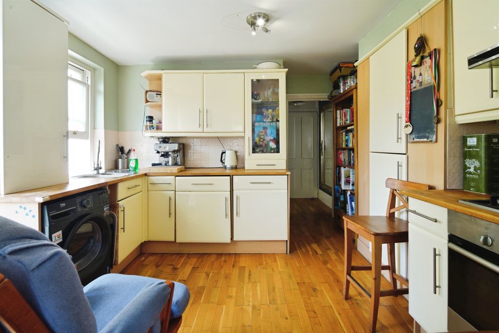 Property photo 3 of 16
