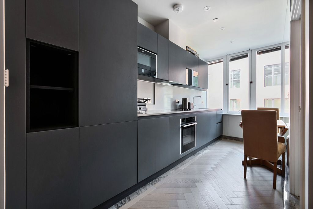 Property photo 3 of 17 1324114-5-686E392...