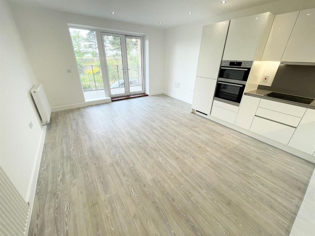 Property photo 2 of 8 Open-Plan.Jpg