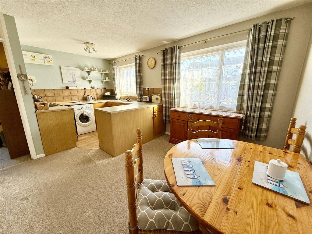 Property photo 3 of 15 Kitchen Diner