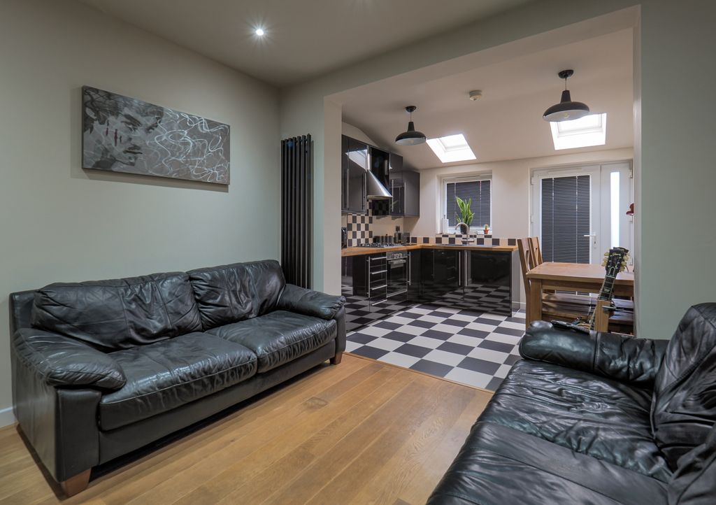 Property photo 2 of 12