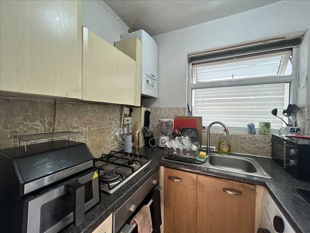 Property photo 2 of 11