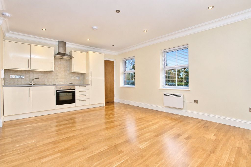 Property photo 2 of 6 Picture No. 13