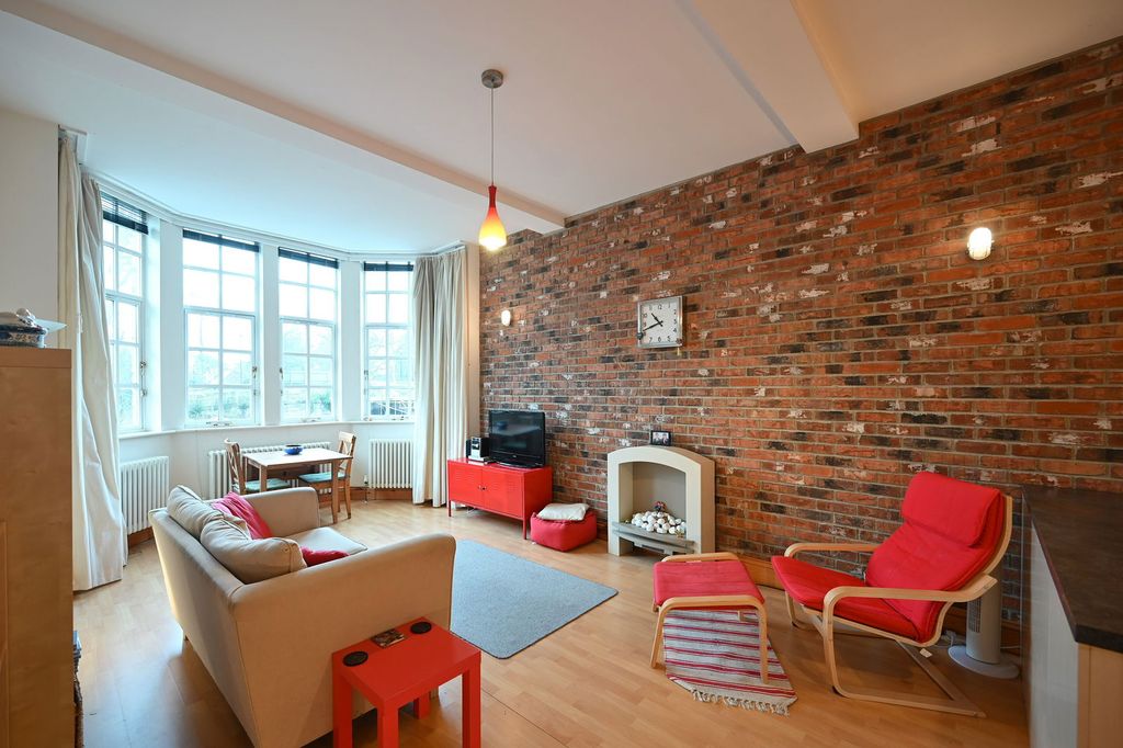 Property photo 3 of 24