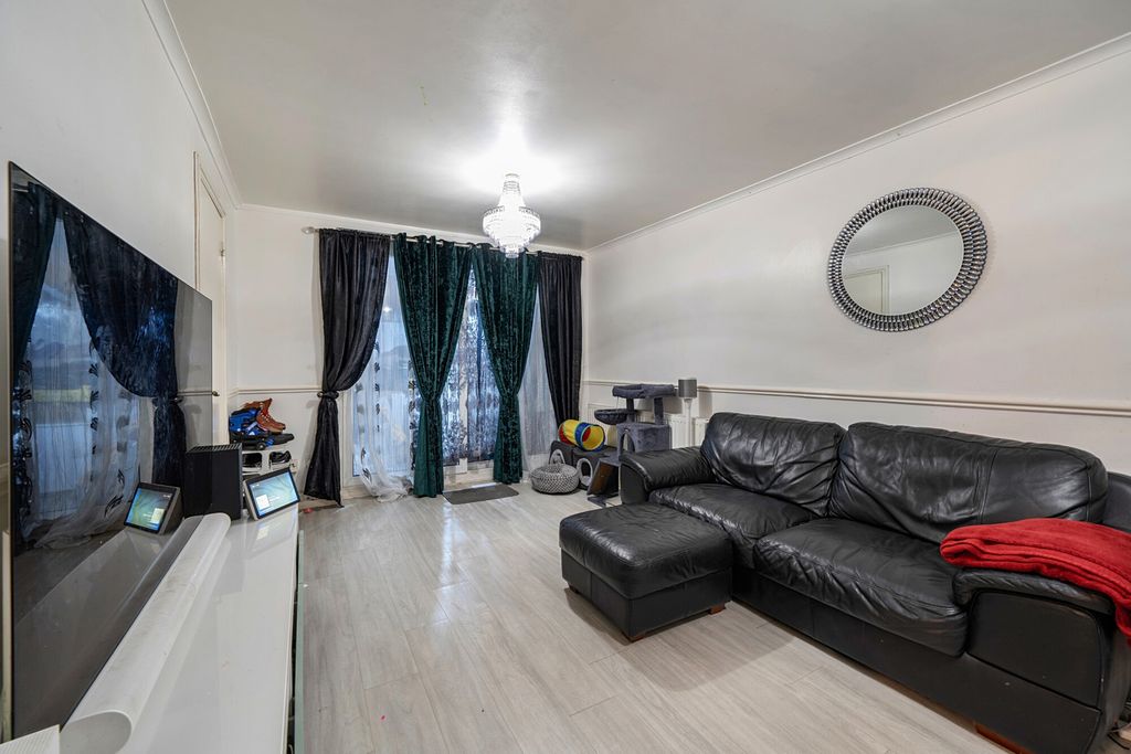 Property photo 2 of 20 1439864-9-69Df9c8...