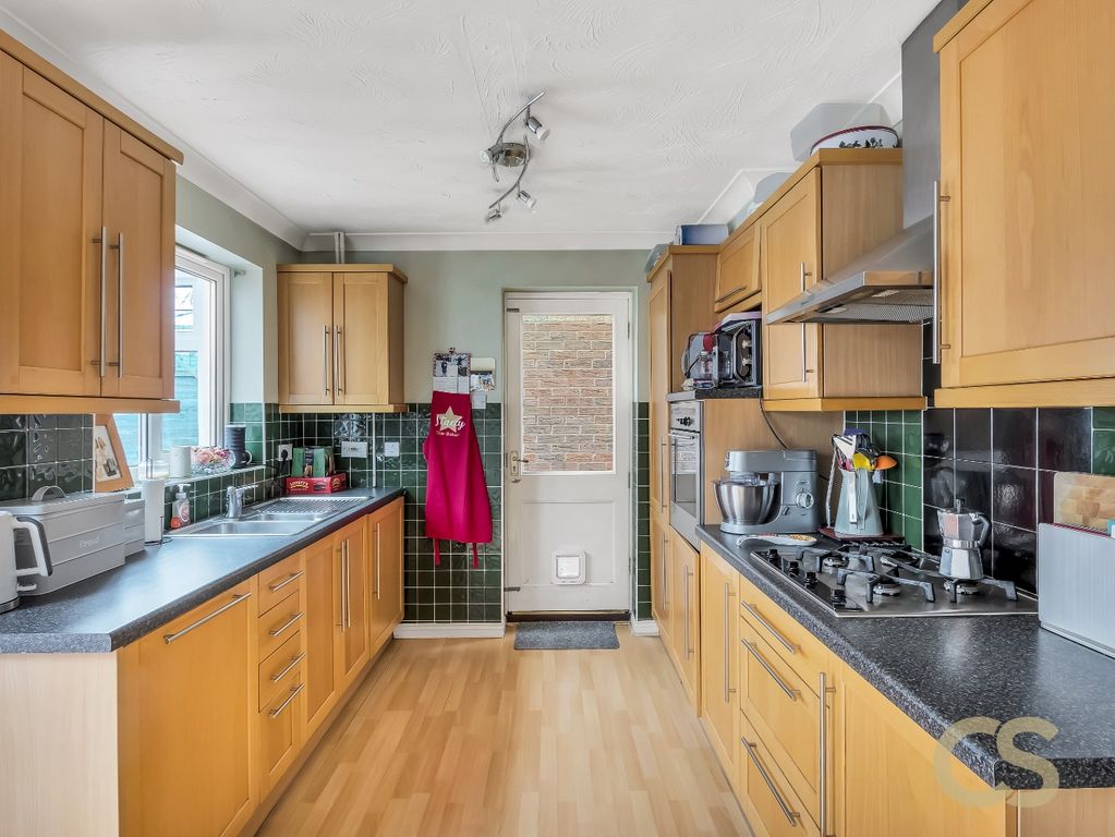 Property photo 3 of 18 5384634
