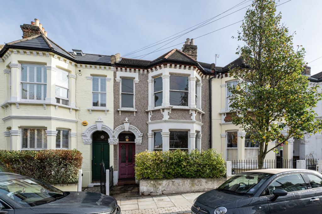 Property photo 2 of 26 4648485