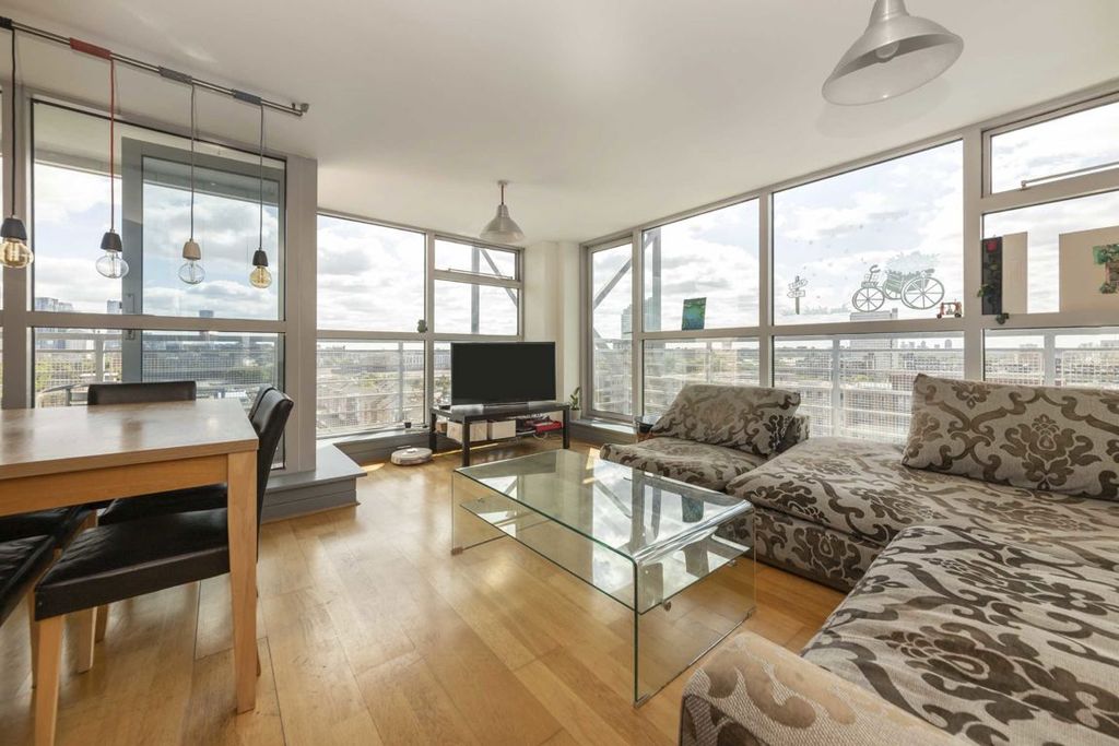 Property photo 2 of 8