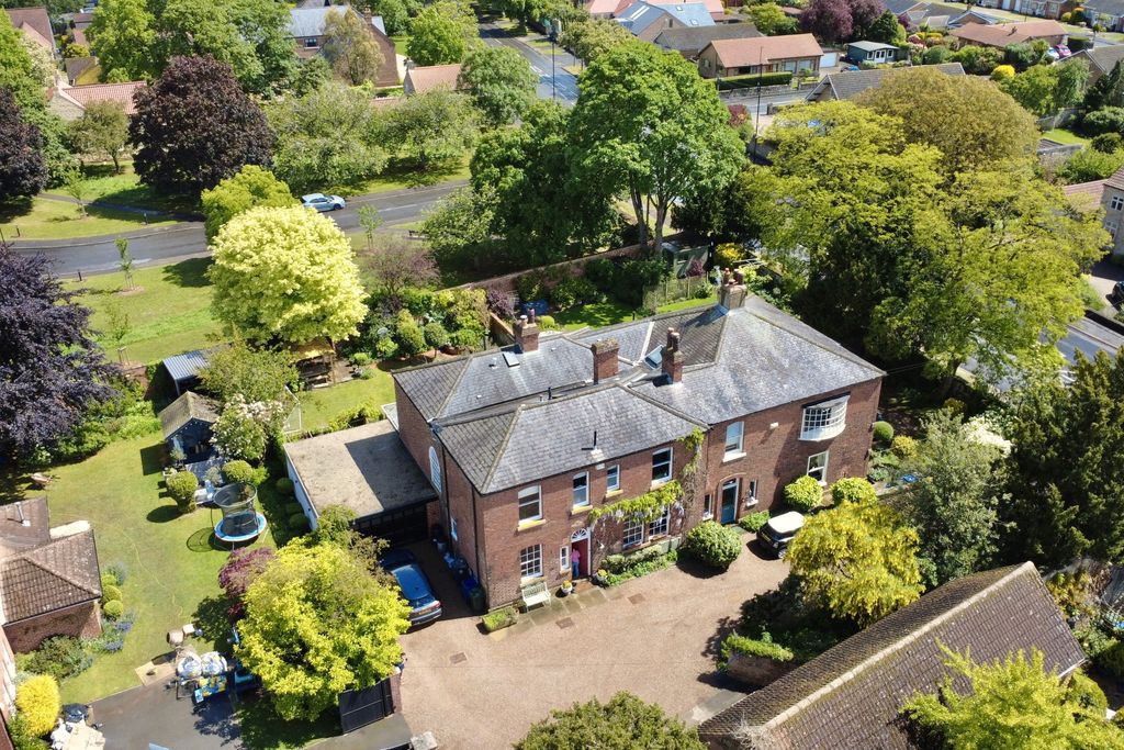 Property photo 3 of 40 39