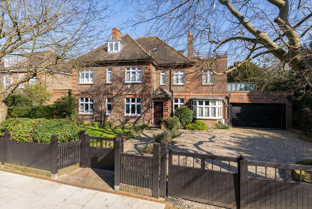 Property photo 1 of 16 Putney