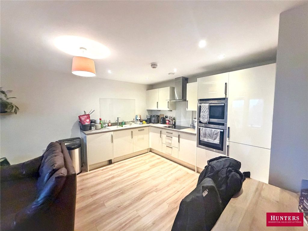 Property photo 2 of 8 Picture No. 16