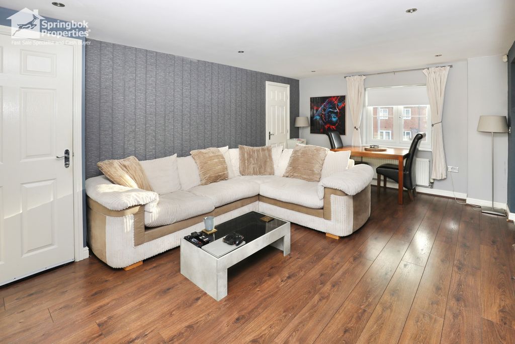 Property photo 3 of 9 Image 3