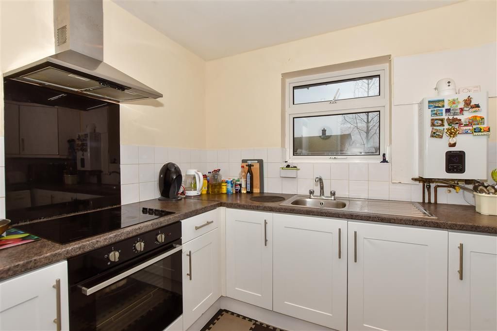 Property photo 3 of 7 Kitchen