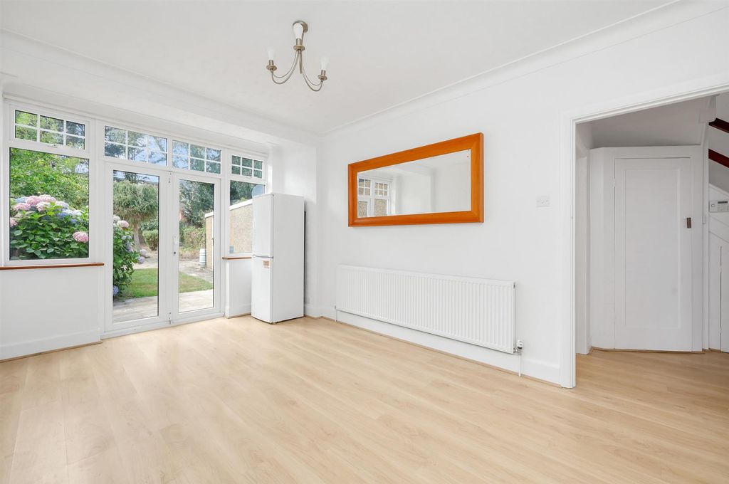 Property photo 3 of 19 liv1.Jpg