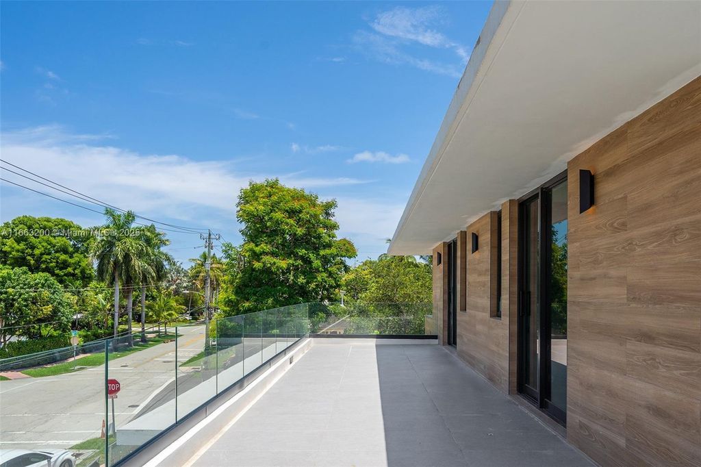 Property photo 3 of 8 <Alttext/>