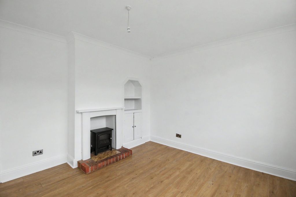 Property photo 2 of 16 Photo 1