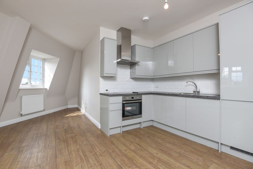 Property photo 1 of 7 Tulip Court (7)