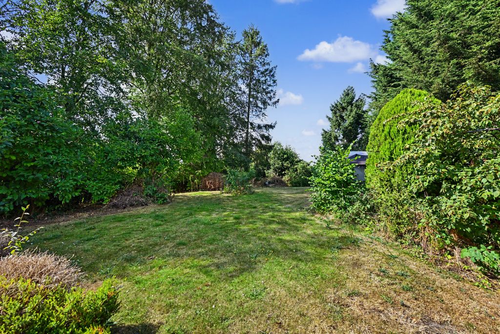 Property photo 2 of 23