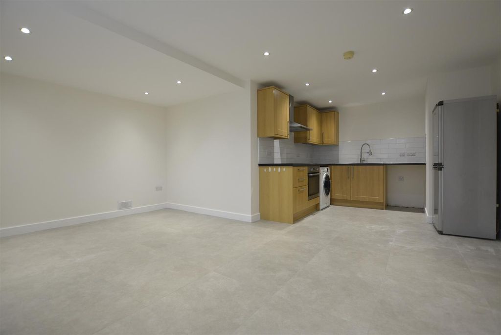 Property photo 3 of 10 Kitch Living 1.Jpg