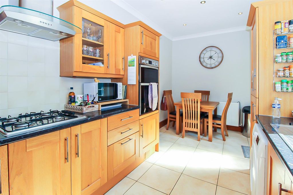 Property photo 3 of 10 Kitchen/Diner