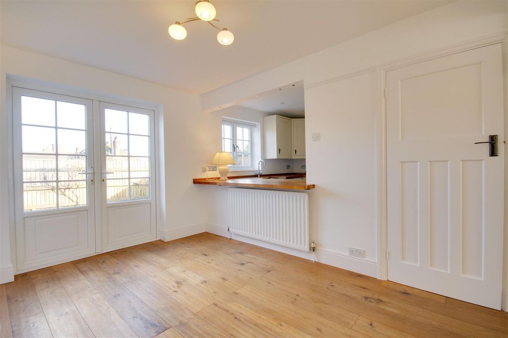 Property photo 3 of 12 Dining Room