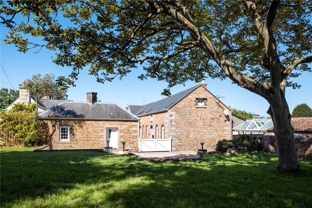 Property photo 2 of 18 External
