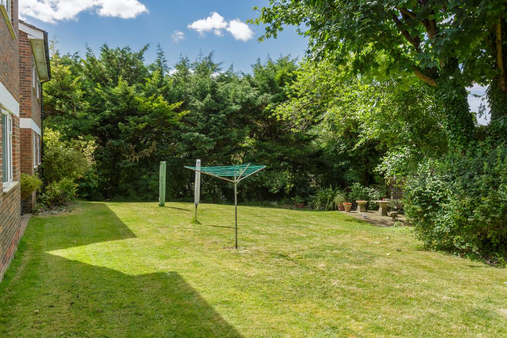 Property photo 3 of 15 22B Clair Gardens-00003