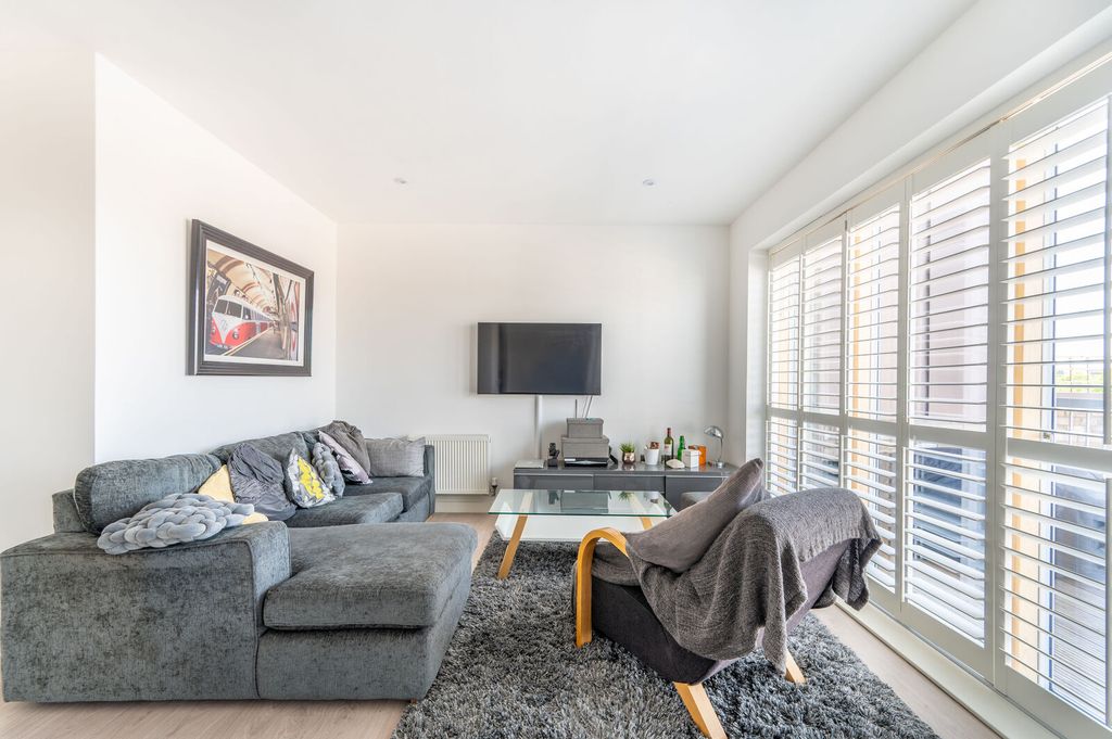 Property photo 1 of 16