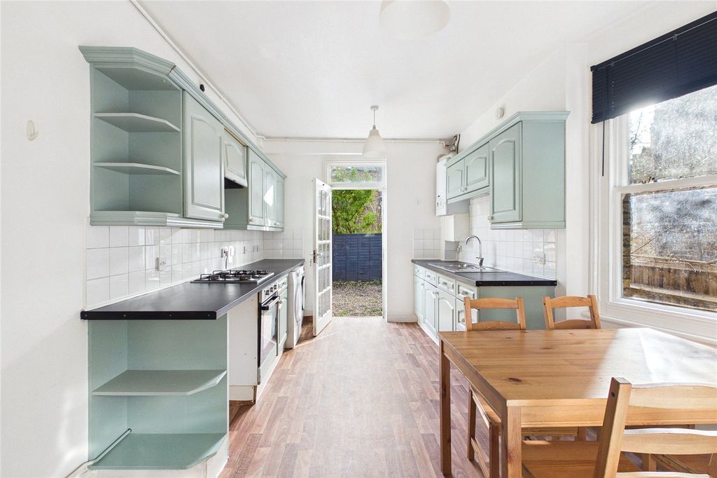 Property photo 1 of 11 Picture No. 16