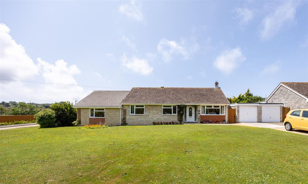 Property photo 1 of 17 Main - Cropped.Jpg