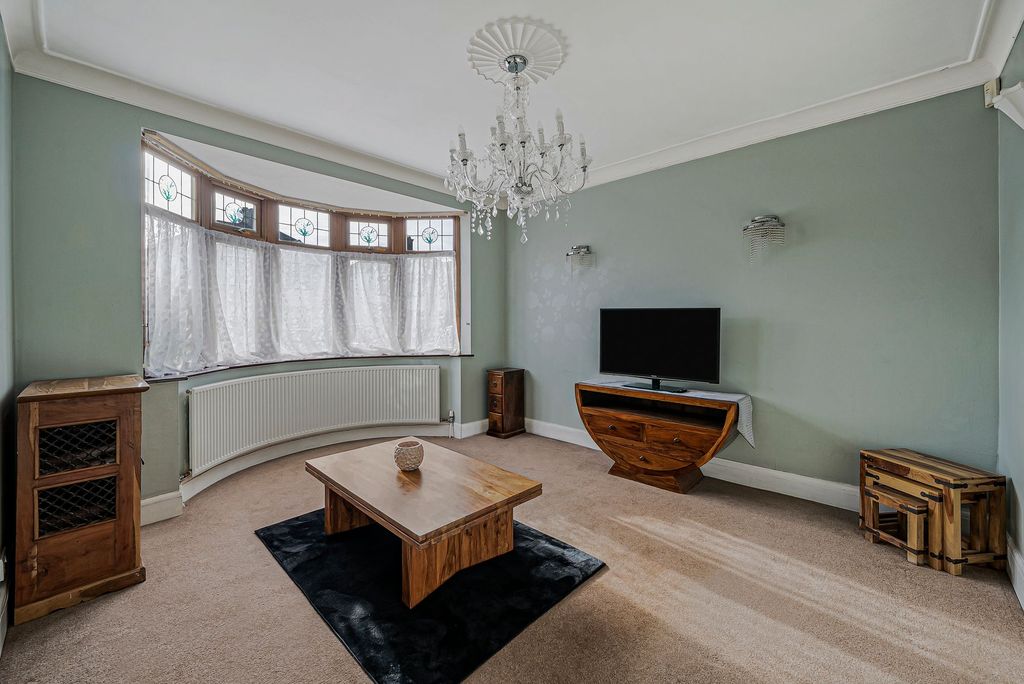 Property photo 2 of 23