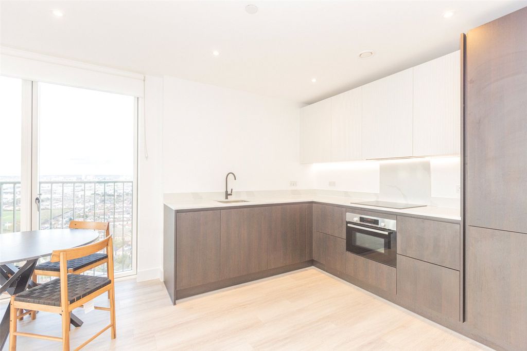 Property photo 2 of 13 Picture No. 12