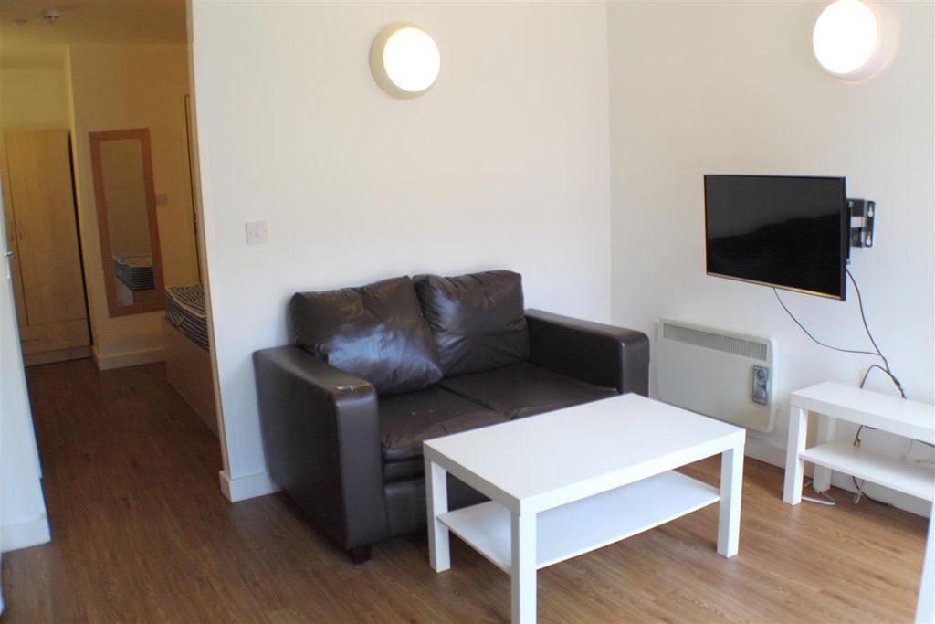 Property photo 3 of 7 4 Kiln Court 2017 1.Jpg
