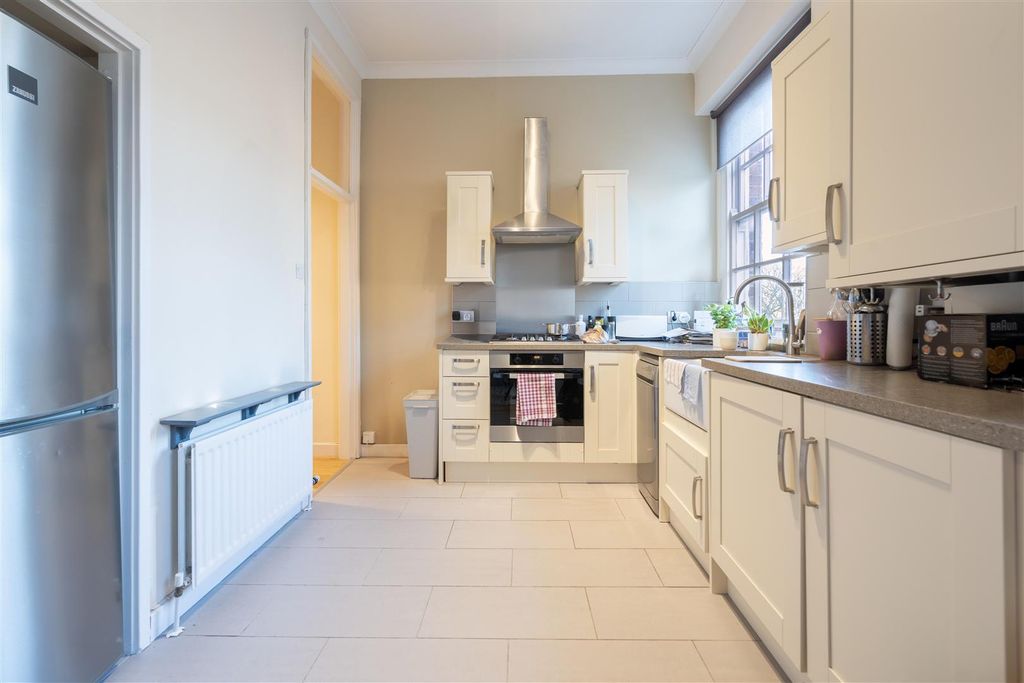 Property photo 2 of 6 Kitchen