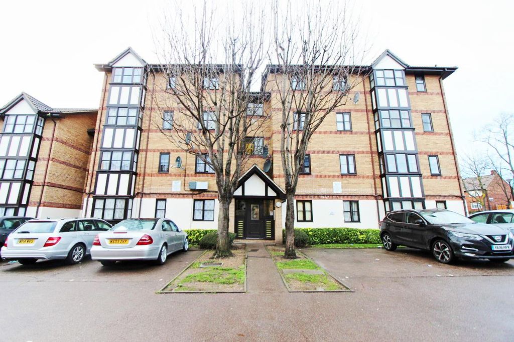 Property photo 1 of 8