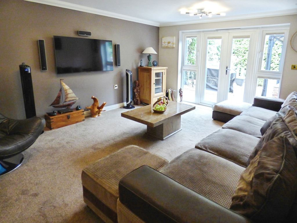 Property photo 2 of 19 Pbox-Img.Jpg