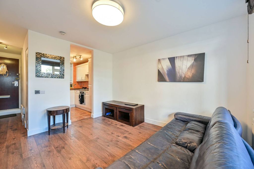 Property photo 1 of 8