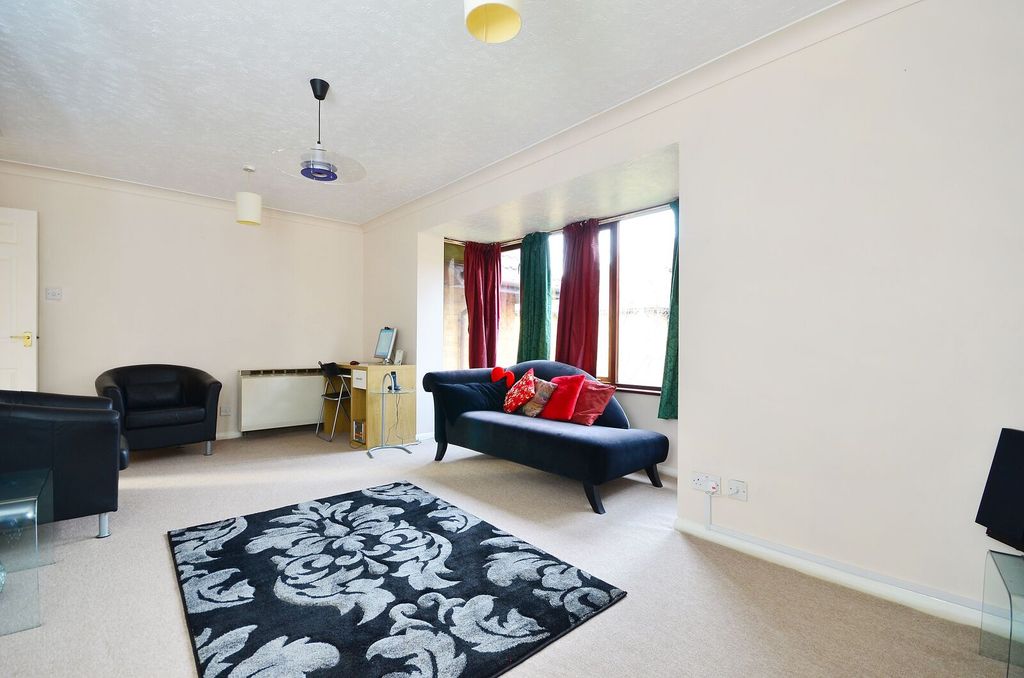 Property photo 3 of 20