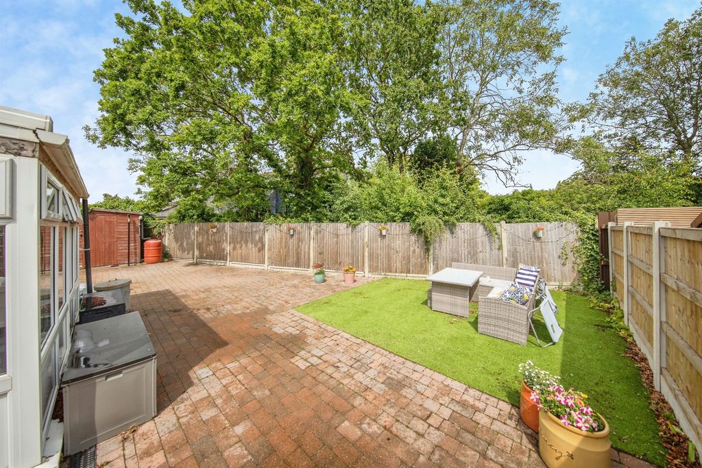Property photo 2 of 19