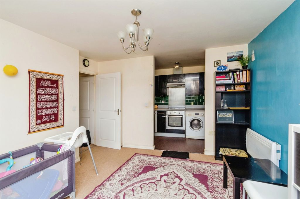 Property photo 2 of 14