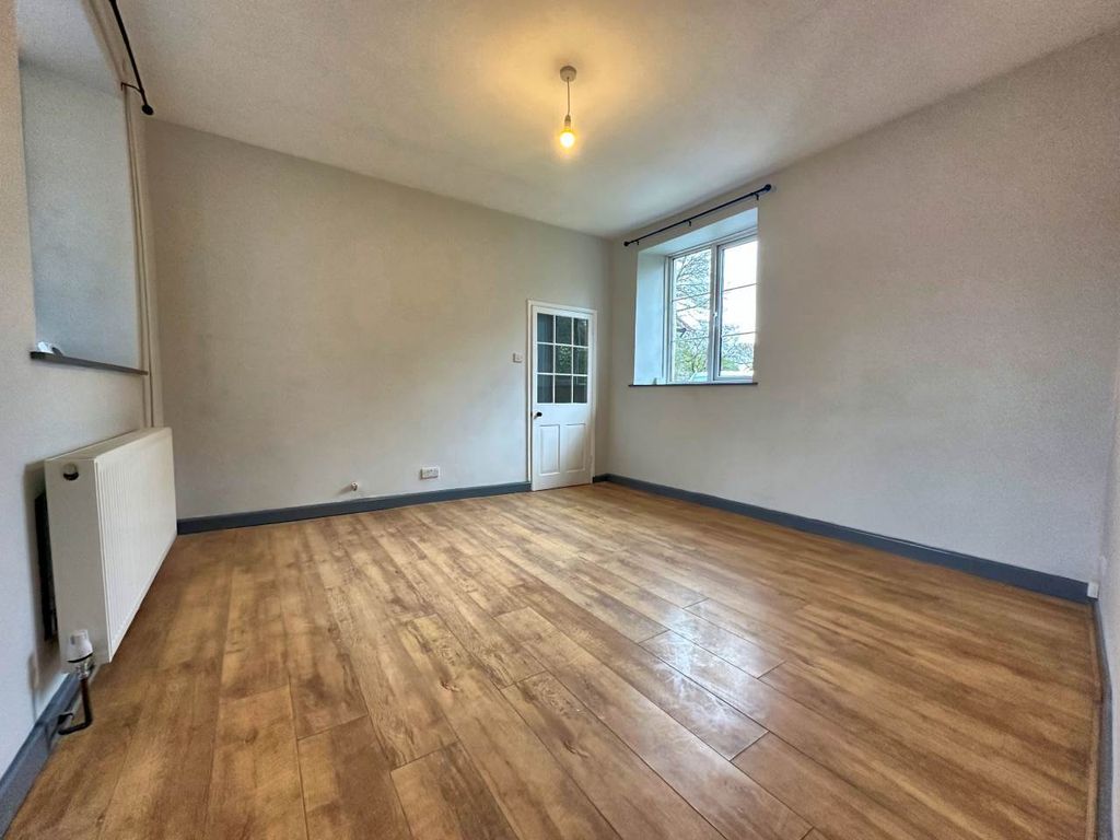 Property photo 2 of 17 Lounge 1