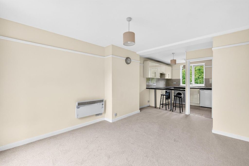 Property photo 3 of 13 17.Jpg