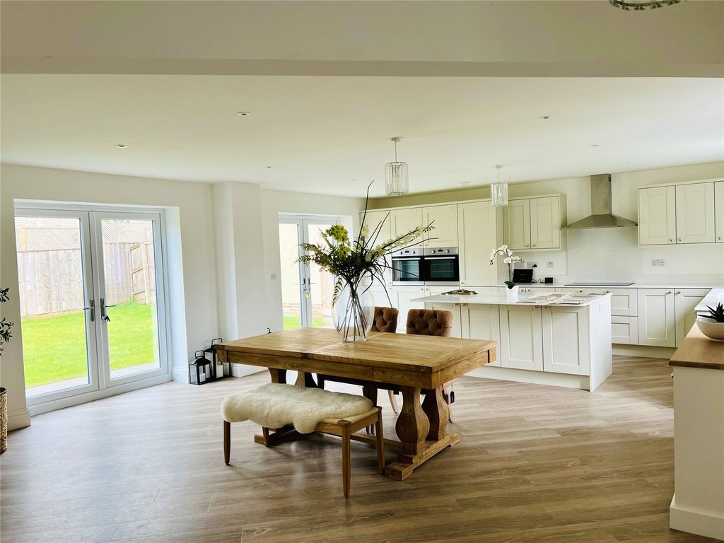 Property photo 2 of 9 Picture No. 22