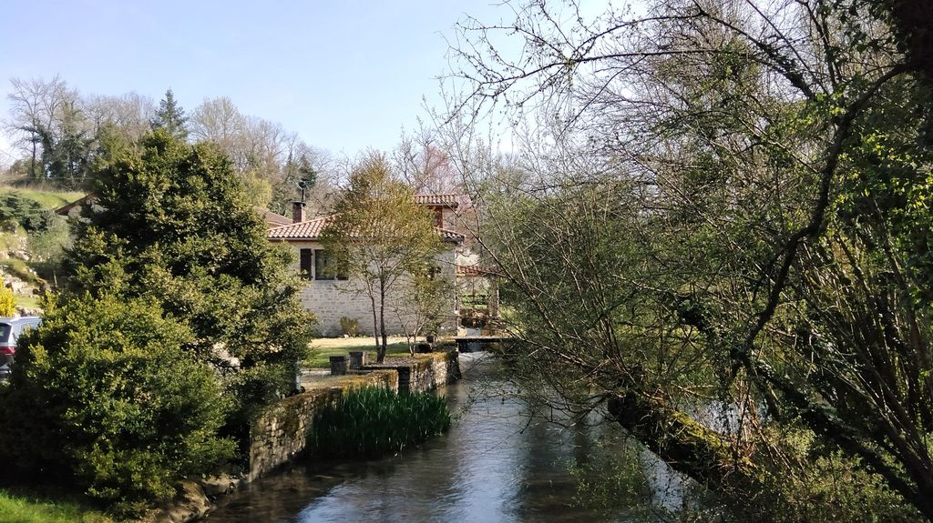 Property photo 1 of 24