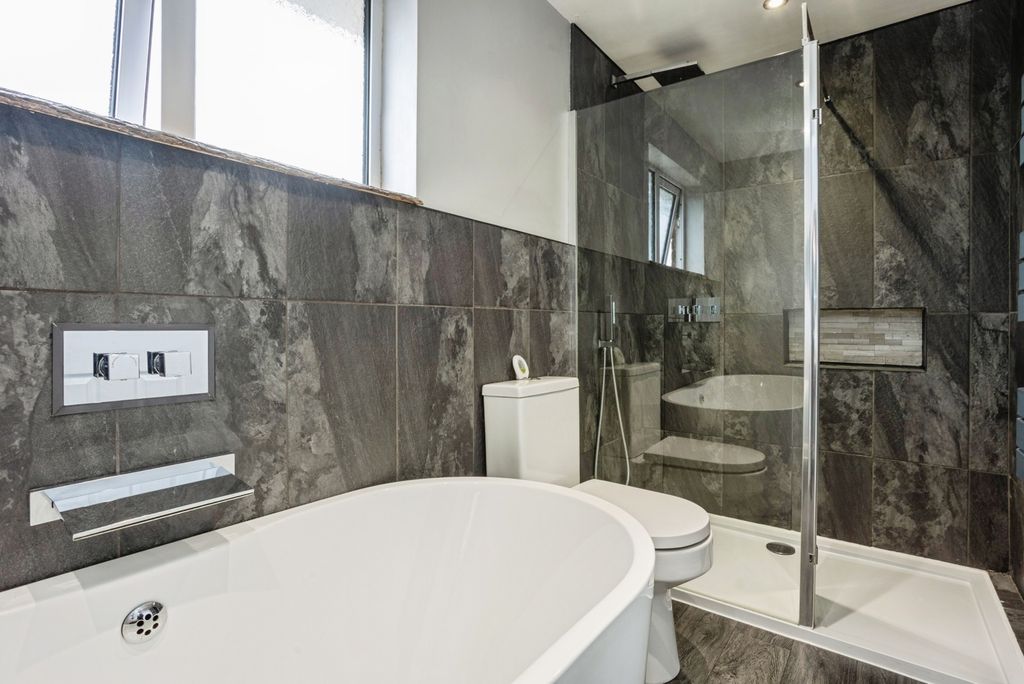 Property photo 3 of 18 Pbox-Img.Jpg