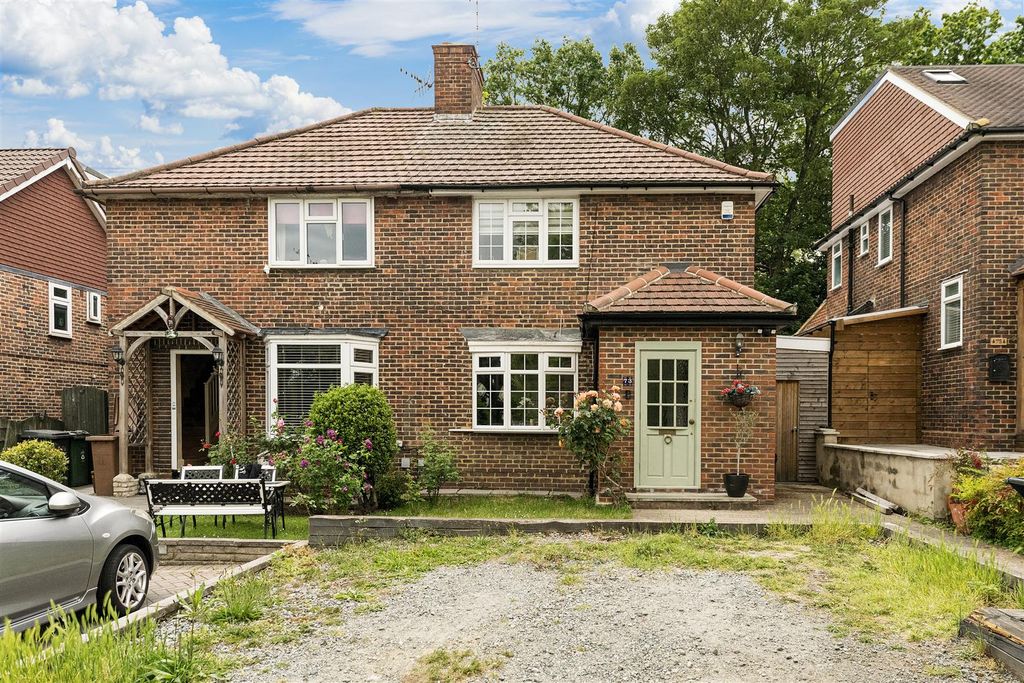 Property photo 1 of 40 Friday Hill West, E4