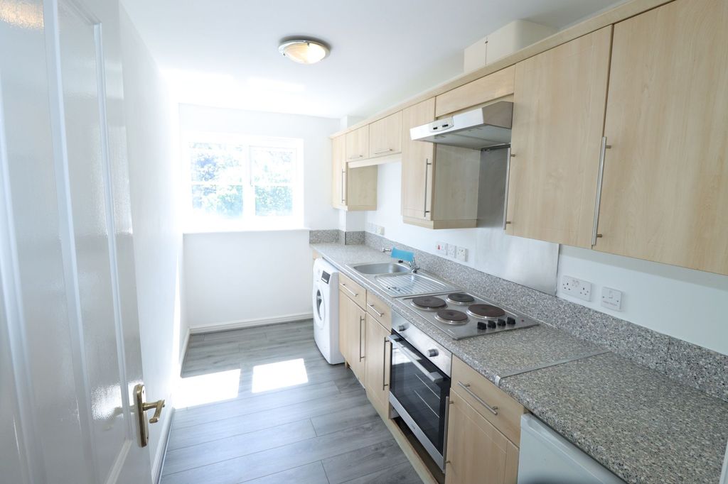 Property photo 3 of 23 Kitchen