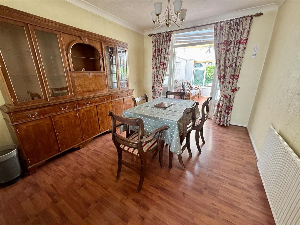 Property photo 3 of 11 Dining Room