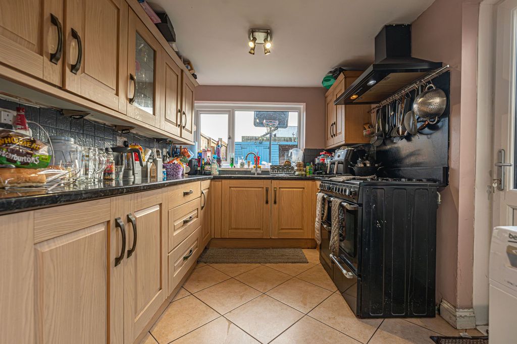 Property photo 3 of 24