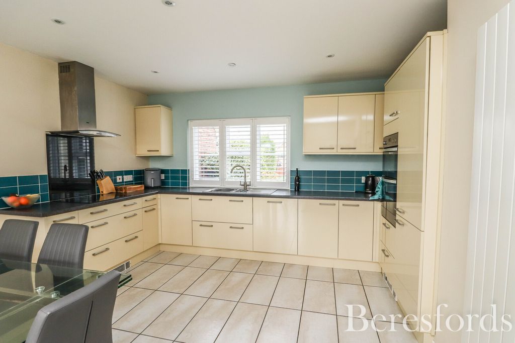 Property photo 3 of 28 Picture 3